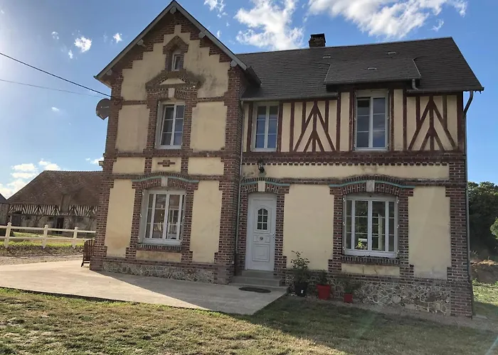 Haras Cour Lozey Homestay *